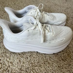 White Hoka Clifton 9